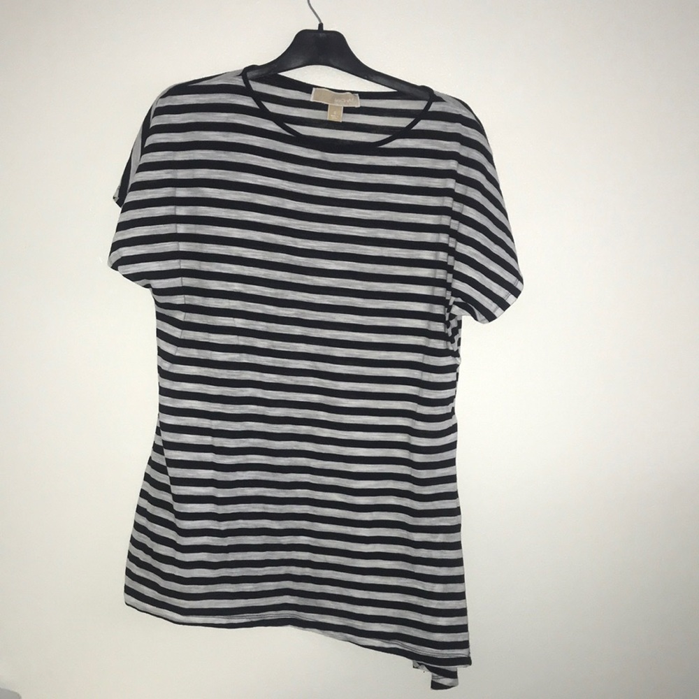 Michael Kors. Black & white short sleeve. SMALL.